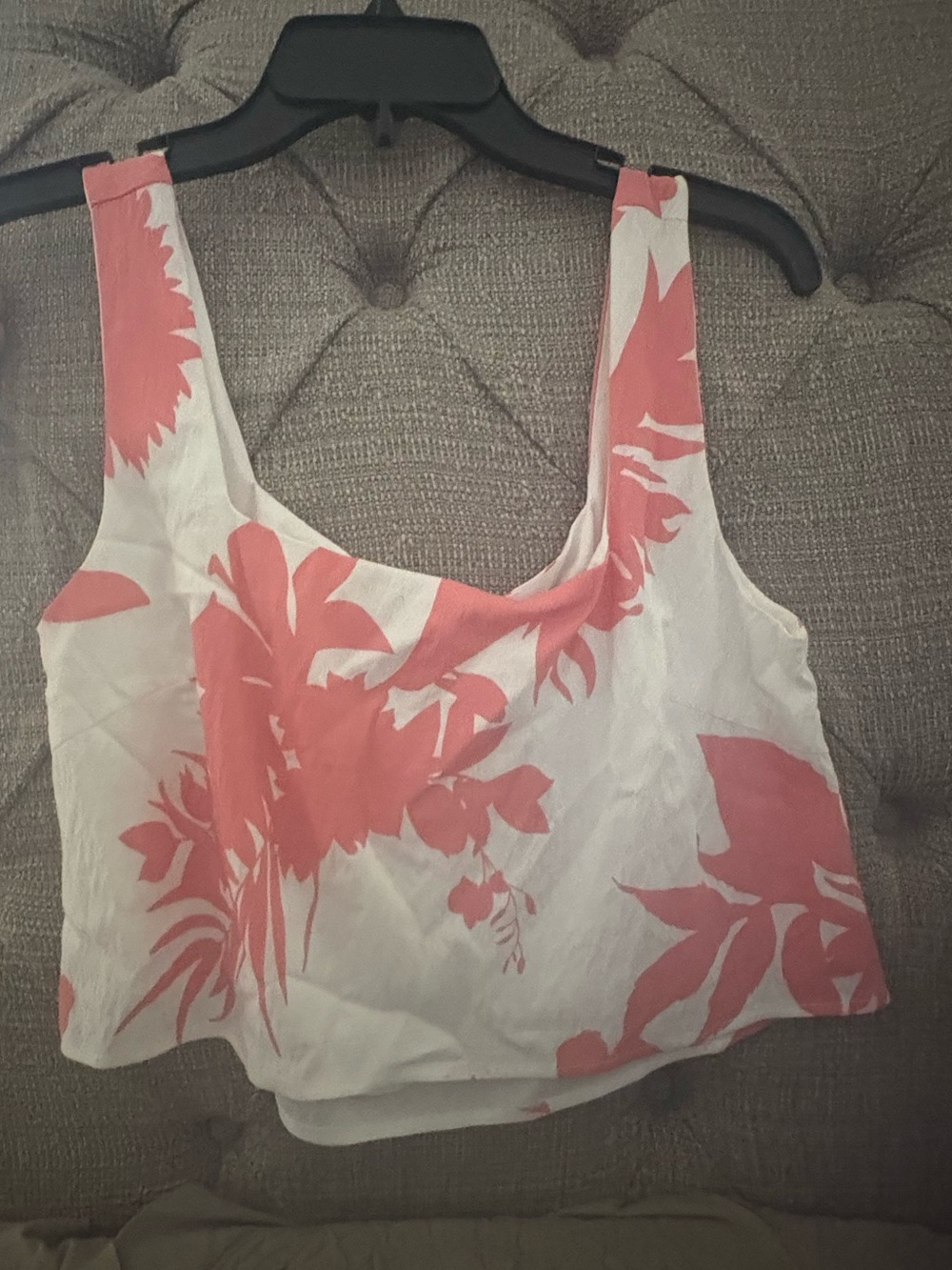 🌺 NWT 🌺 Lucy Paris crop top, Size Medium